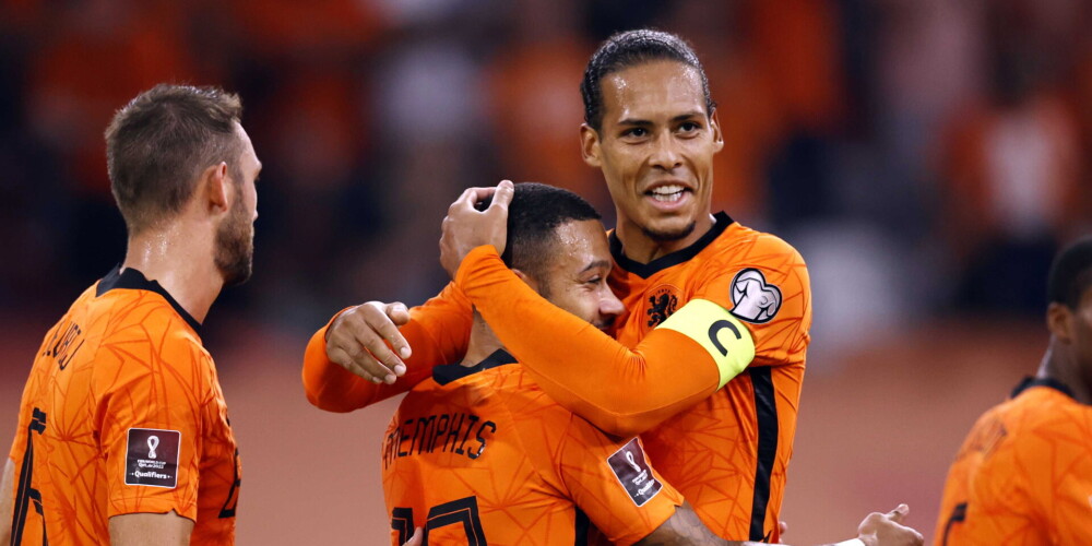 Nīderlandes futbola izlase spēlei pret Latviju gatavojas ļoti spēcīgā sastāvā