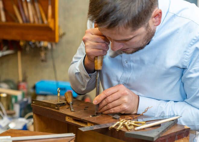 Restauratora darbs un sirdslieta: cilvēks, kurš ik dienu pieskaras vēsturei