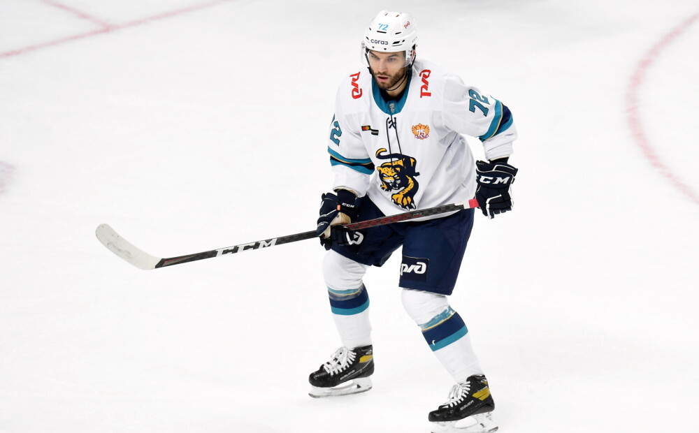Aizsargam Jakam vārti un divas rezultatīvas piespēles zaudētā KHL spēlē