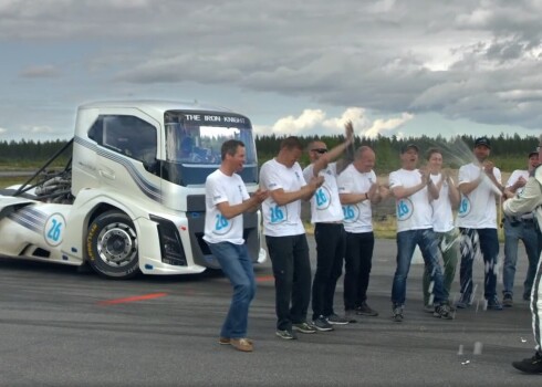 Auto ziņas: Volvo Iron Knight jeb ātrākais kravas auto pasaulē