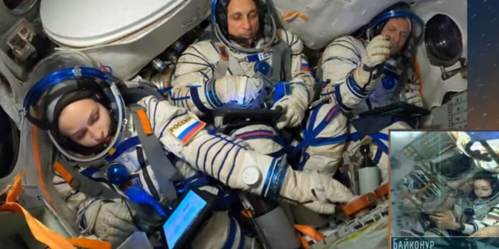 Первый канал ведет трансляцию запуска российских актеров в космос