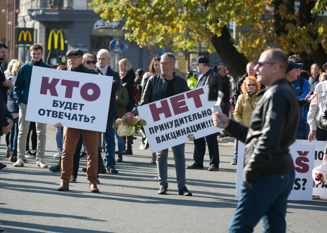 Политтехнолог: если новые ограничения затронут и привитых, это станет еще одним аргументом для "антиваксеров"