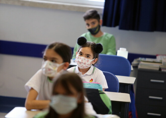 IZM atkārtoti aicina skolēniem nedoties uz skolu ar elpceļu saslimšanas simptomiem