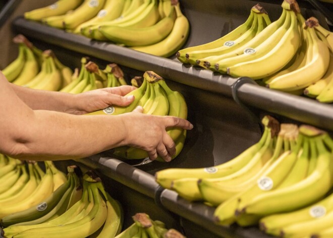 Как правильно хранить бананы, чтобы они не чернели?