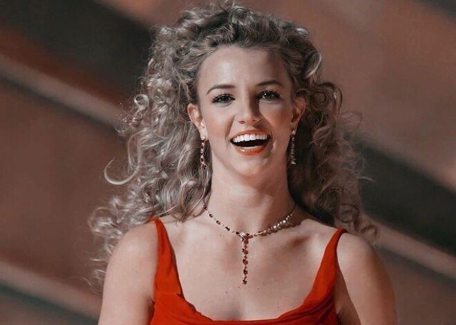 Инсайдер рассказал, как отец Бритни Спирс пытался сделать из нее "хорошую христианку"