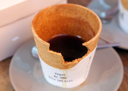 Latviju un Eiropu iekaro videi draudzīgās apēdamās kafijas krūzes