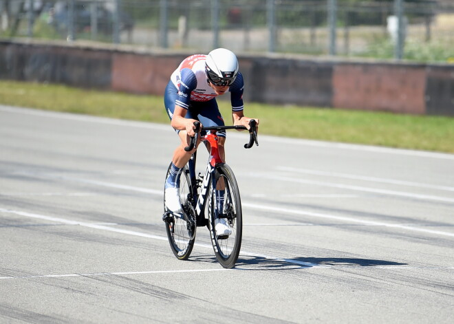 Skujiņš "Gran Piemonte" velobraucienā ieņem 108. vietu; grupas finišā uzvar Vols