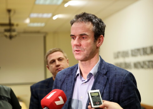 Latvijas Universitātes profesors, infektologs Uga Dumpis.