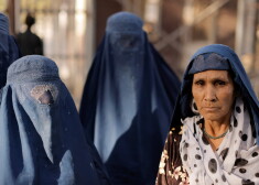 Kas notiek ar sievietēm Afganistānā?