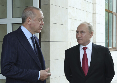 Putins un Erdogans mērās ar antivielām