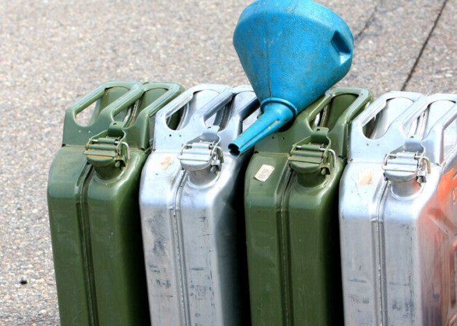 Цены на топливо в столицах стран Балтии продолжают расти