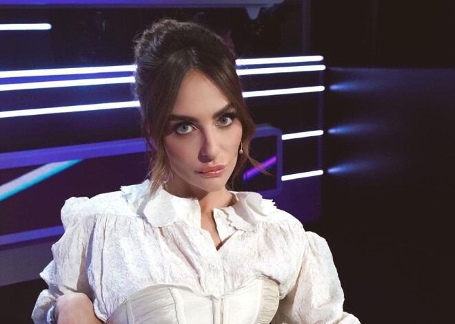 "Уменьшала грудь два раза": Екатерина Варнава о пластических операциях и детских травмах