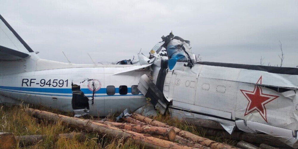 В России упал самолет с парашютистами: есть погибшие и пострадавшие