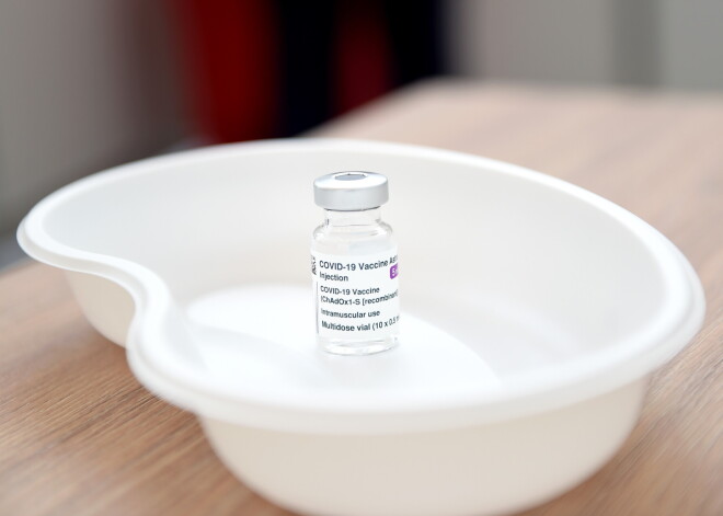 Sestdien astoņos tirdzniecības centros poti pret Covid-19 saņēma 1392 cilvēki