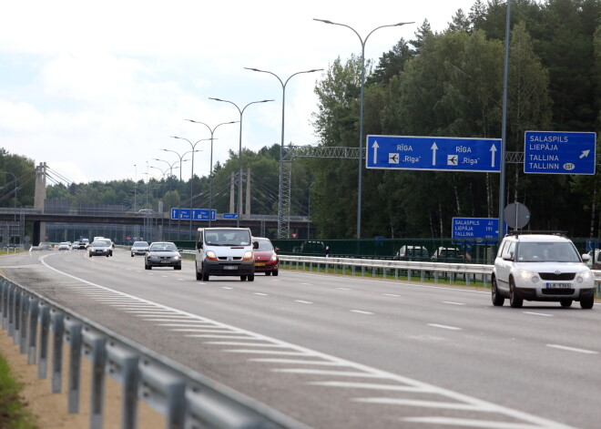 “Rīkoties laikus, nevis mācīties no dārgām kļūdām,” auto apdrošināšanas eksperta padomi gan jauniem, gan pieredzējušiem šoferiem