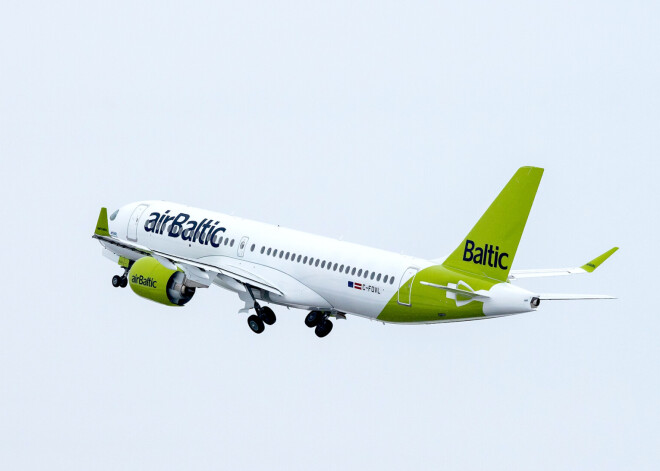 "airBaltic" septembrī pārvadājis trīs reizes vairāk pasažieru nekā pērn