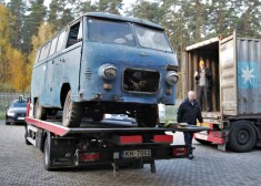 Rīgas Motormuzejs izglābj pasaulē vecāko RAF "Latvija" mikroautobusu