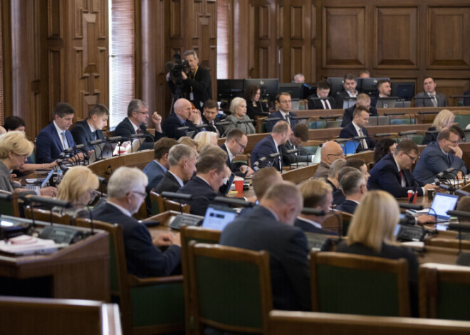 Saeima atkal pāriet uz darbu attālinātā režīmā