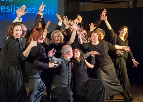 Viens no redzamākajiem Rīgas amatierteātru ansambļiem – Vecpilsētas teātris atzīmējis savu 25 gadu jubileju.