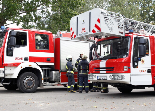 VUGD darbinieki aicina deputātus apzināties draudus sabiedrībai, ko radīs nevakcinēto glābēju atstādināšana