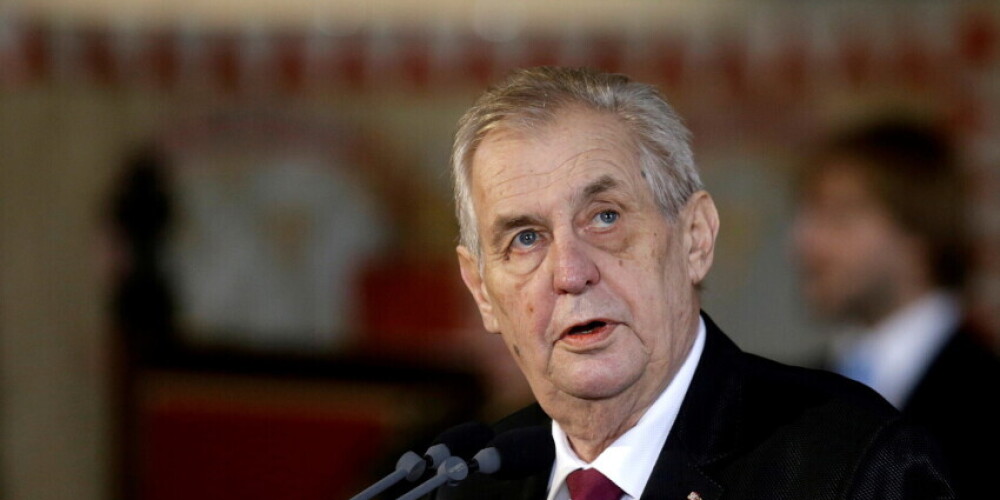 Hospitalizētais Čehijas prezidents piekritis tikties ar parlamenta vēlēšanu uzvarētāju