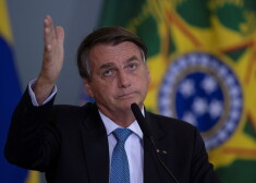 Brazīlijas prezidents Žairs Bolsonaru kopš inficēšanās 2020. gada jūlijā ir vairākkārt apgalvojis, ka viņam testos ir konstatēts liels antivielu daudzums, tātad viņam nav vajadzības vakcinēties, lai gan eksperti to apšauba.