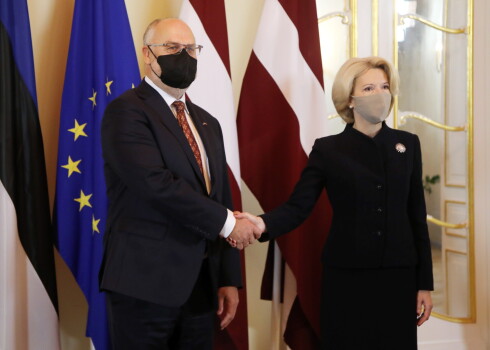 Igaunijas prezidents aizvadījis oficiālo vizīti Latvijā. FOTO