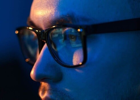 День зрения: очки, защищающие от компьютера - миф или реальность?