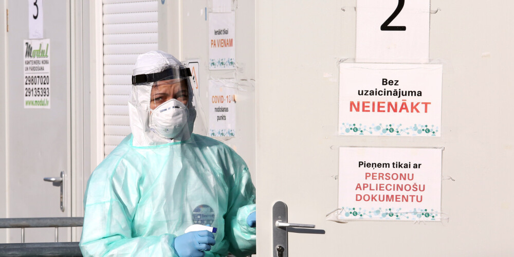 "Человек умрет на линии, не дождавшись соединения": дежурный врач скорой о невидимом враге - коронавирусе