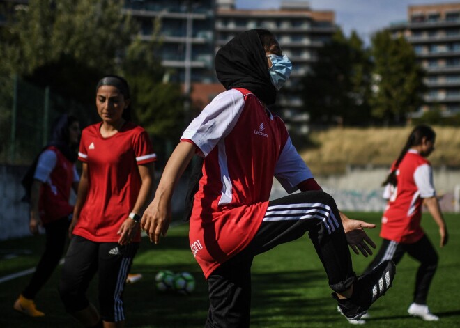 FIFA palīdz no Afganistānas uz Kataru evakuēt futbolistus un futbolistes