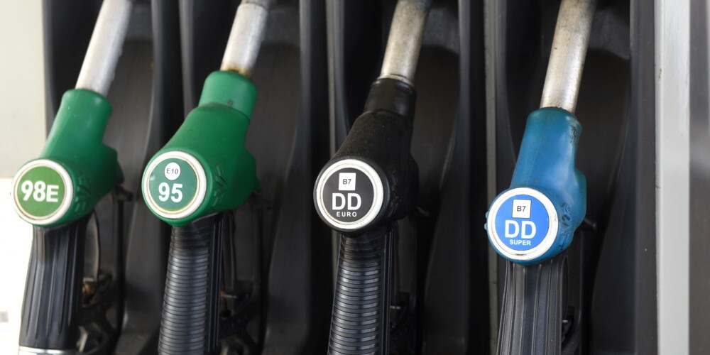 Baltijas valstīs degvielas cenas kāpj ceturto nedēļu