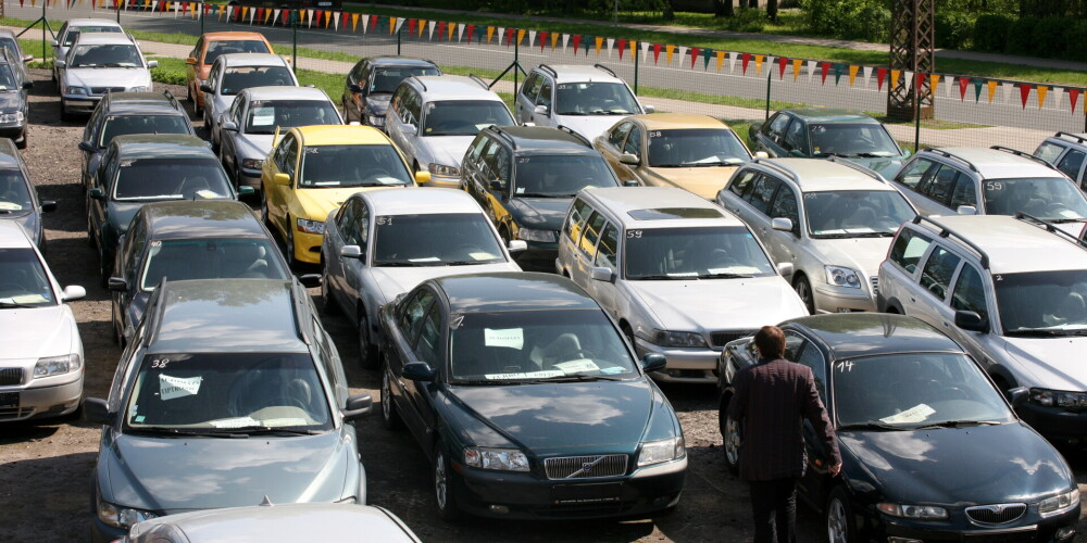 Vairāk nekā puse Latvijā šogad reģistrēto lietoto automašīnu ir 11 līdz 29 gadus vecas