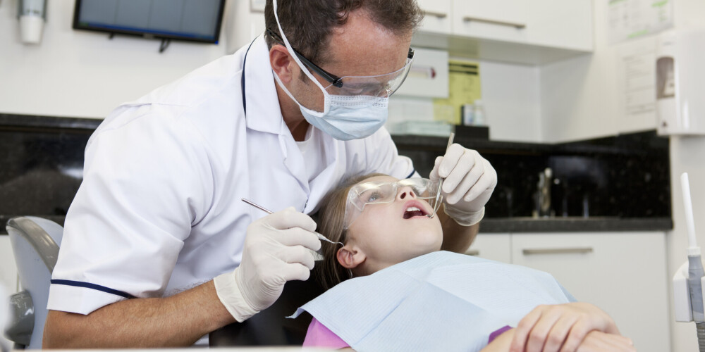 "Сказали нет и выгнали!": лиепайчанка шокирована действиями детского стоматолога
