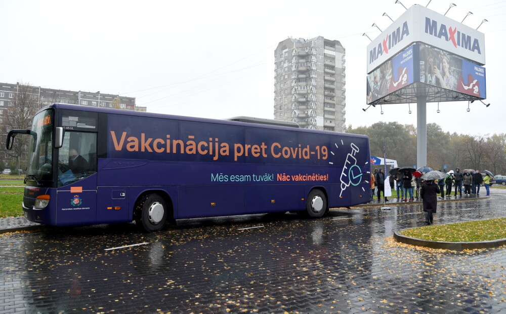 Šonedēļ Rīgas apkaimes apbraukās vakcīnbusi, kuros varēs saņemt poti pret Covid-19