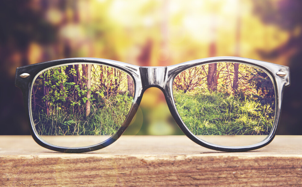 Очки для слабовидящих. Оптические очки. Очки после семи. Очки тринити 2022. Повязка на глаз медицинская.