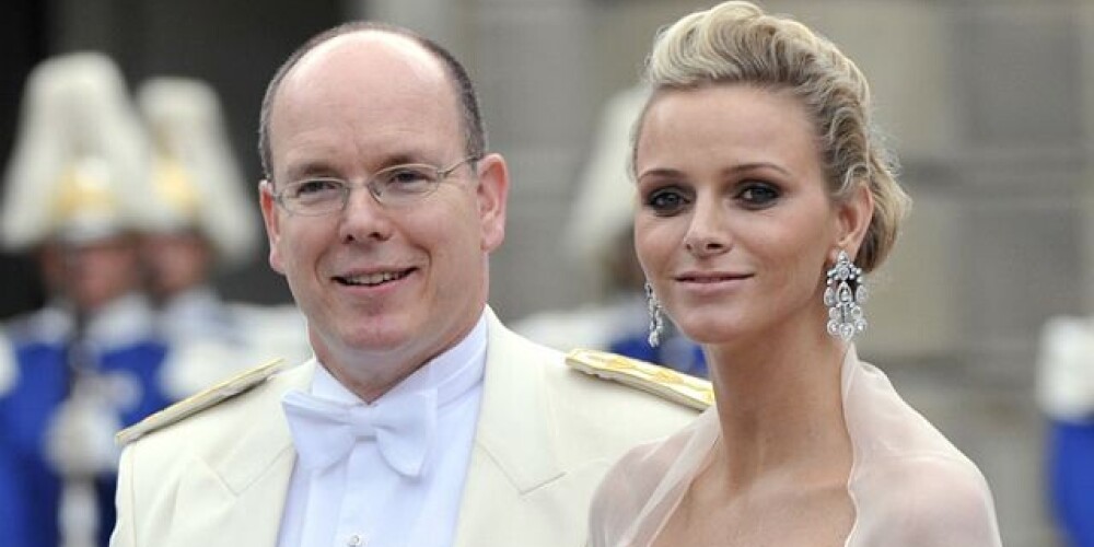 Альбер II (фр. Albert II), полное имя - Альбер Александр Луи Пьер Гримальди - правящий князь Монако и герцог Валентинуа с 2005 года, из дома Гримальди, сын Ренье III и Грейс Келли. Имеет титул Его Светлости (Sеrеnitе). Альбер II имеет титул "14-й князь Монакский, герцог де Валентинуа, маркиз де Бо, граф де Карладе, барон де Бюи, владетель Сен-Реми и Матиньона, граф де Торин, барон де Сен-Ло и Ла Лютумье, герцог д’Етотевилль, де Мазарини, де Мейлеран и де Маенн, принц де Шато-Борса, граф де Феретти, де Бельфор, дю Танн и де Ружмон, барон фон Альткирхе, владетель Тенгейма, маркиз де Силли, граф де Лонжюмо, барон де Матти, маркиз де Жискар".