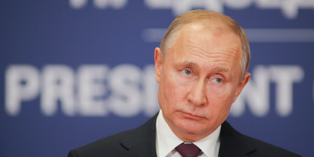 Путин разрешил россиянам не работать, но получать зарплату