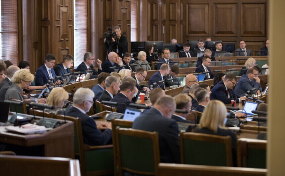 Saeimai jānosaka tiesiskās sekas nevakcinētiem parlamenta deputātiem