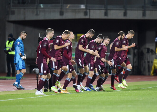 Latvijas futbola izlase FIFA rangā atkāpusies par vienu pozīciju