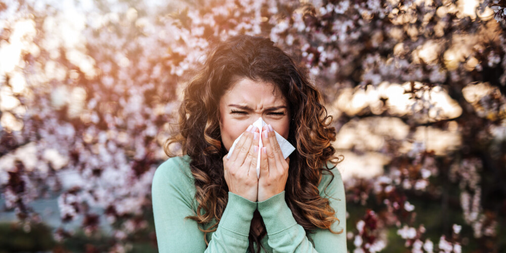 Аллергия осенью: на что бывает и как с ней бороться