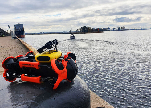 Rīgas brīvostā testē zemūdens dronu tehnoloģijas