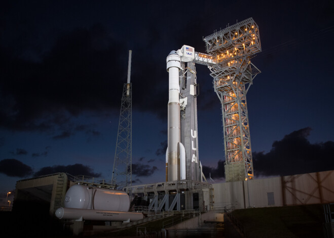 "Boeing CST-100 Starliner.