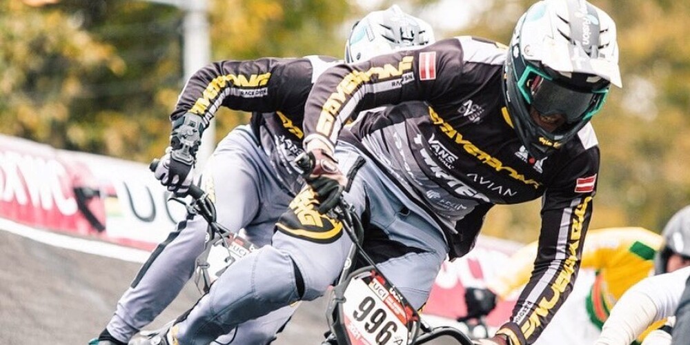 Trīs Latvijas BMX riteņbraucēji iekļūst pirmajā desmitniekā Pasaules kausa posmā
