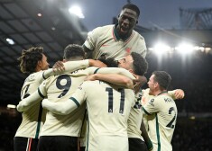 "Liverpool" svin savu vēsturē lielāko uzvaru viesos pret Mančestras "United"