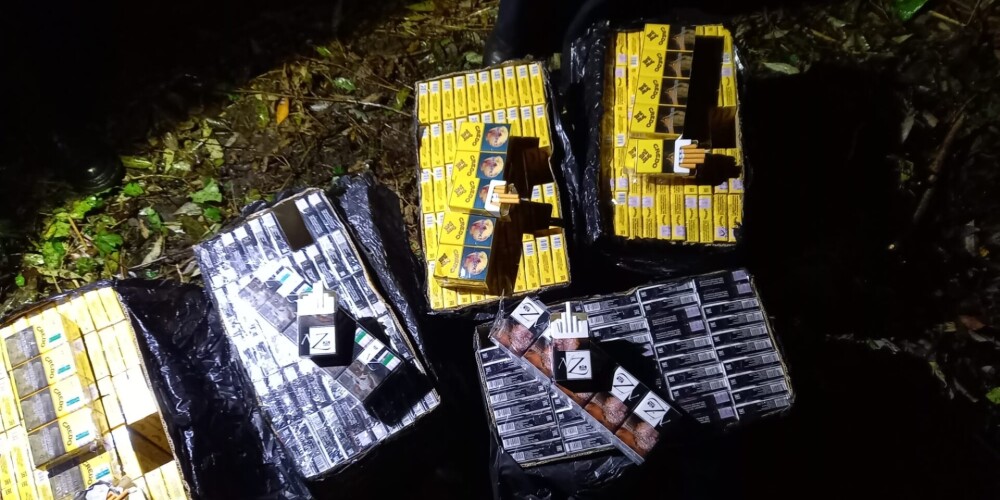 Robežsargi konfiscē 50 tūkstošus kontrabandas cigarešu. FOTO
