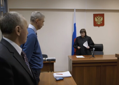 Krievijas tiesa trim Jehovas lieciniekiem piespriež 8 gadu cietumsodu