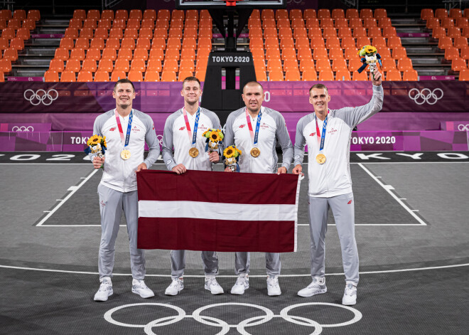 Olimpiskie čempioni 3x3 basketbolā pirmo reizi pēc zelta izcīnīšanas atkal spēlēs visi kopā