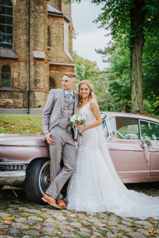 Ieva un Krists kāzu dienā.