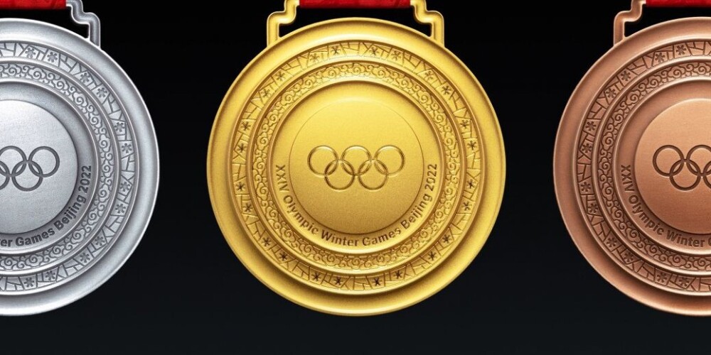 Китай за 100 дней до зимних Олимпийских игр представил дизайн медалей