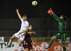 "No vēl lielāka apkaunojuma Latviju glāba Enija Anna Vaivode!" -  BBC neglaimojoši izsakās par mūsu dāmu futbola izlasi